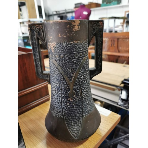 148 - Quantity of collectables inc a resin double handled vase signed to the base Clanta 2420h, an incense... 