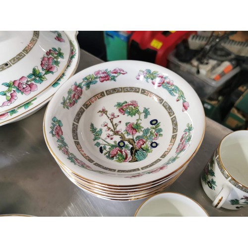 506 - 60 piece Royal Grafton Indian Tree dinner set inc 6 cups, 6x small cups, 6x large cups, cream jug an... 