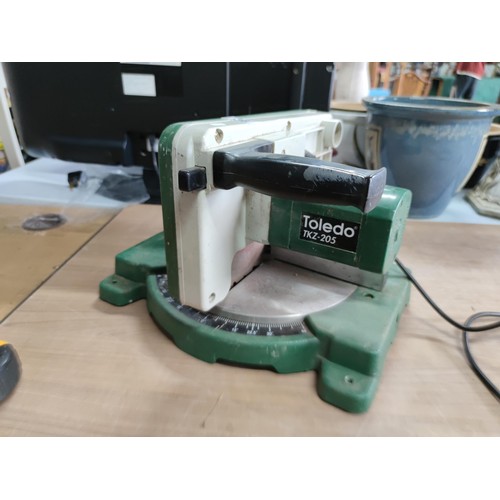 36 - A Toledo TKZ/205 electric bench saw 800w, in full working order, complete with blade. Stands at 26cm... 