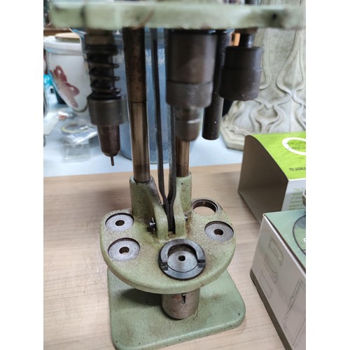 43 - A Redding 12 bore shotgun reloading press complete with Redding shot powder bottles, shot shell brus... 