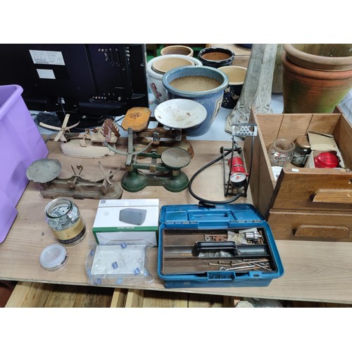 61 - 2 boxes containing 4 vintage shopkeepers scales including the viking, along with a quantity of screw... 