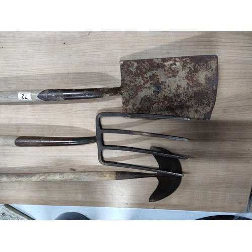 72 - 3 vintage tools including a unity spade, fork and a lawn edger.