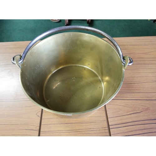 187 - Large brass jam pan in good condition