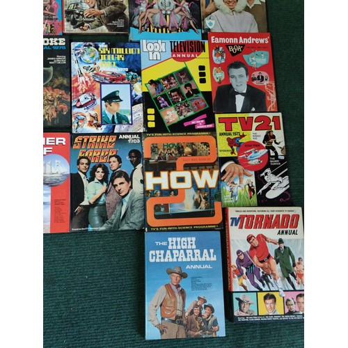 164 - A collection of TV related annuals featuring many vintage TV Series form the 1950's 60's and 70's.
I... 