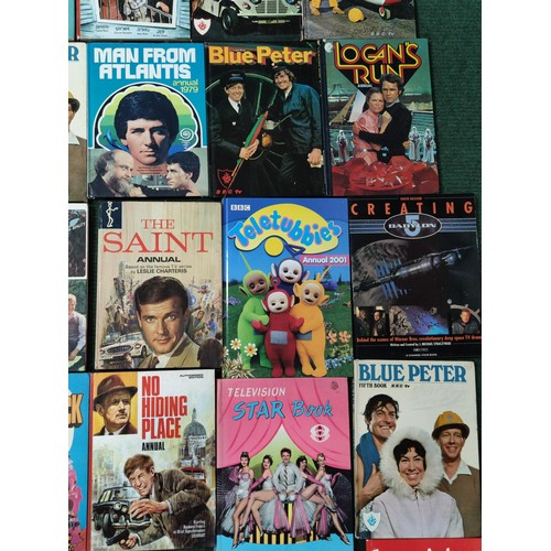 164 - A collection of TV related annuals featuring many vintage TV Series form the 1950's 60's and 70's.
I... 