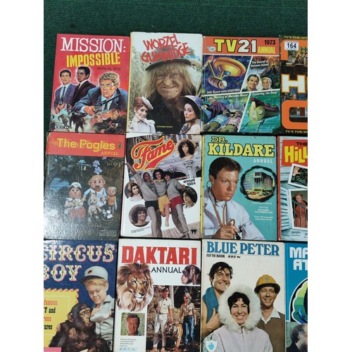 164 - A collection of TV related annuals featuring many vintage TV Series form the 1950's 60's and 70's.
I... 