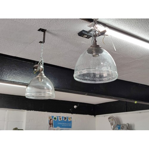 181 - A pair of matching bubble glass ceiling lights, both in good order. Height of shade 21cm, diameter 3... 