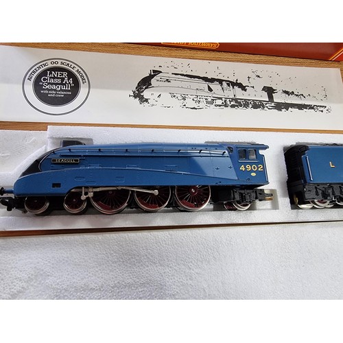 206 - A boxed as new Hornby R372LNER class A4 loco Seagull train set.