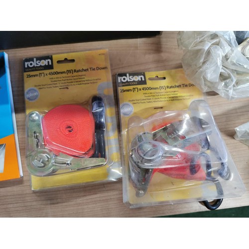 19 - Box of odds inc a large quantity of door handles, circular saw blades, 2x 25mm Rolson ratchet straps... 