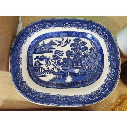 178 - Collection of collectable glass and ceramics inc vintage willow pattern platter, a  grimwades baby c... 