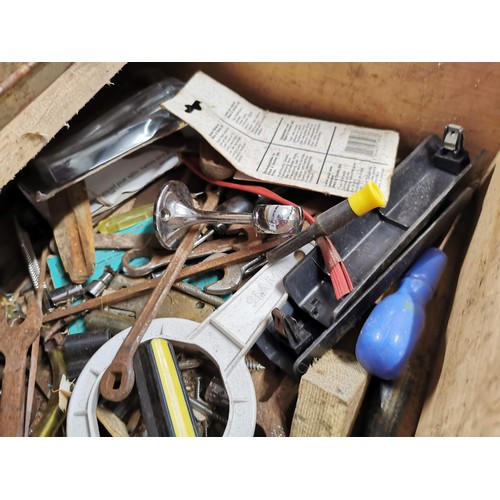 39 - Large lockable pine carpenters box containing an assortment of tools inc inc Handsaw , pliers, vario... 