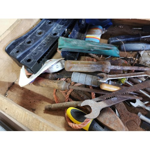 39 - Large lockable pine carpenters box containing an assortment of tools inc inc Handsaw , pliers, vario... 