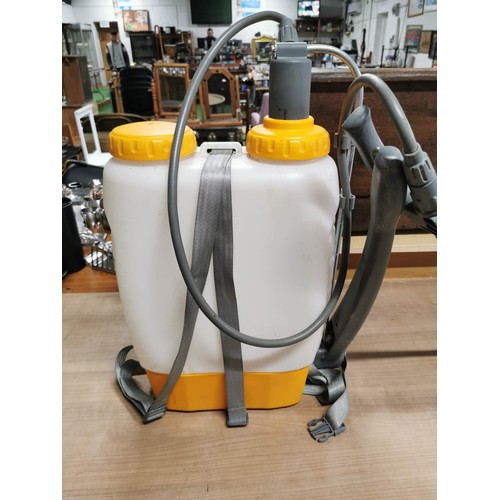 58 - Hozelock large garden sprayer 16l backpack type in good working condition