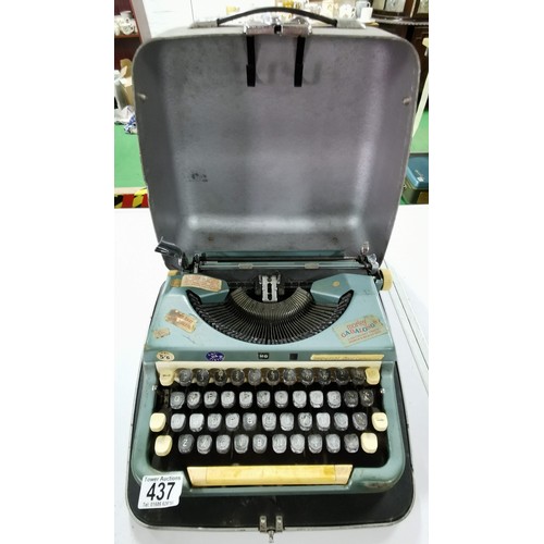 437 - Vintage metal cased Imperial Good Companion typewriter in need of restoration