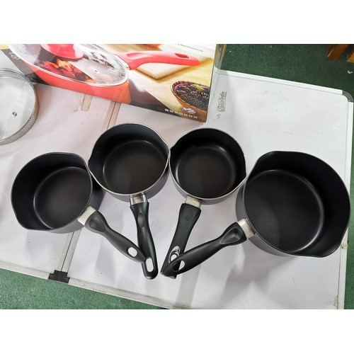 121 - 4x piece no stick saucepan set, including lids inc cream saucepan, steam saucepan etc