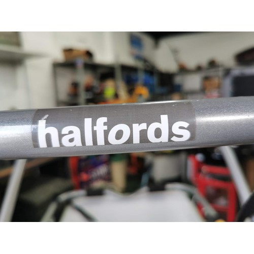 90 - Halfords as new Car bicycle rack in good order