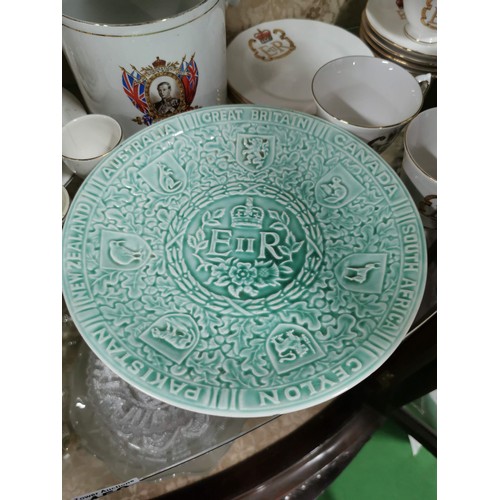 450 - Large collection of Royal Memorabilia inc Ceramic ice bucket with royal crest, green ceramic plate s... 