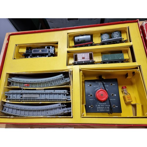 188 - A vintage boxed tri-ang RE train set complete in excellent looked after condition, looks to have had... 