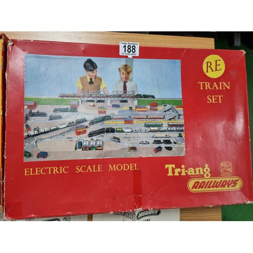 188 - A vintage boxed tri-ang RE train set complete in excellent looked after condition, looks to have had... 