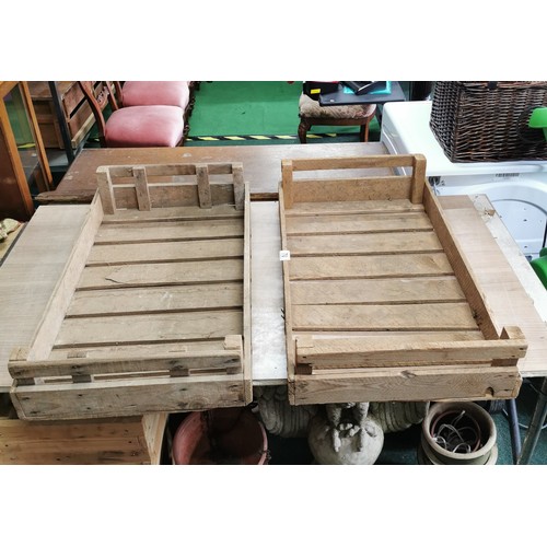 70 - Collection of 2x vintage wooden potato trays marked Belvoir estate and Elkington Rushkington in good... 