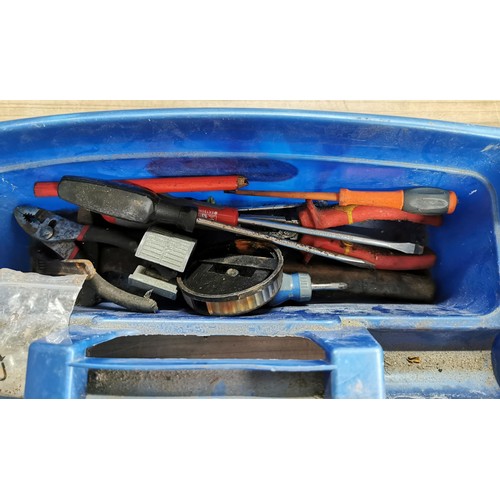 28 - Carry tray of odds and a wind up hose reel by Hozelock