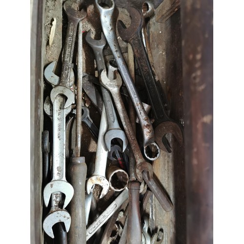 40 - Wooden tool case full of vintage spanners including many large rare ones, also a Stanley desk vice