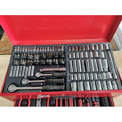 47 - 4 drawer and lift lid compartment tool case full of its tools in great condition