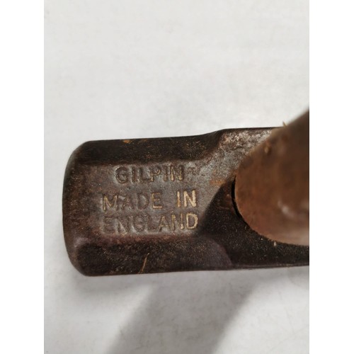 102 - Quantity of garden tools inc lawn shears, sledge hammer, leaf grabbers etc all in good order