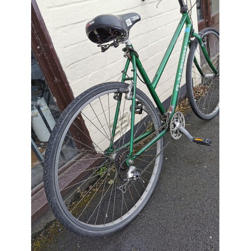 104 - Raleigh ladies road bike in good order 21 speed 22in frame needs tyres infalting