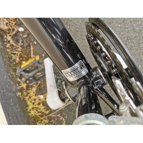 105 - Falcon 15 speed 22in moutain bike with shimano gears in good order in need of having tyres inflating