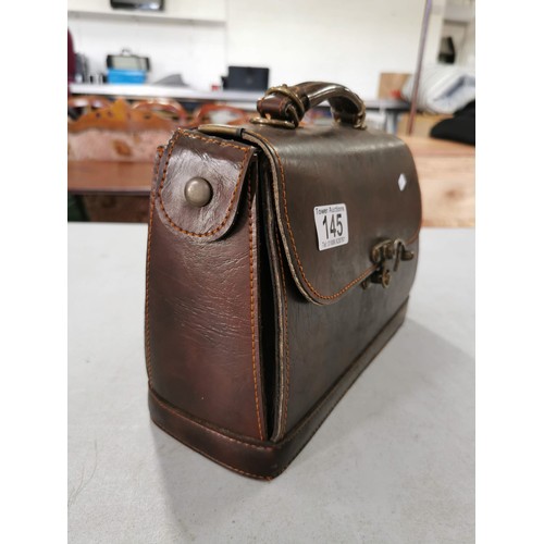 145 - Very good quality vintage leather handbag with removable zip bag, comes with shoulder strap, clip fa... 