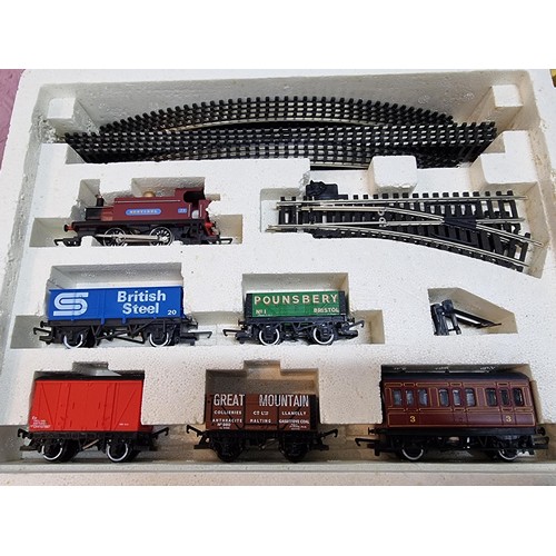 4 - A boxed Hornby R500 rare Midlander goods train set 1996, with all paperwork and all working in excel... 