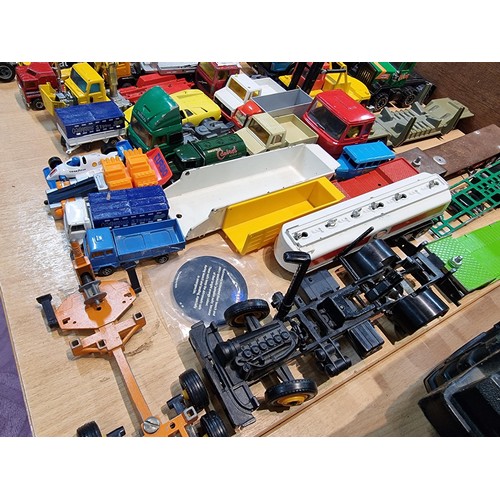 20 - A large quantity of various vintage diecast vehicles including cars and lorries, with good brand nam... 