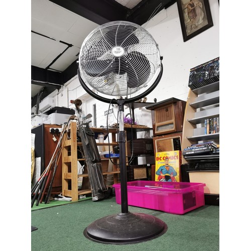 155 - Draper Expert FAN 6 industrial fan on metal stand, stands 146cm high with a 51cm diameter base