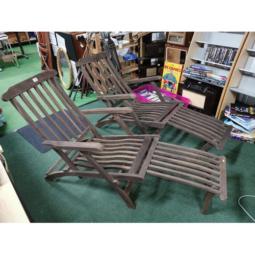 156 - 2x good quality wooden foldable garden loungers measure 78cm high, 57cm wide, 167cm long