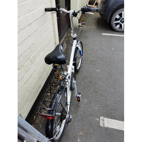 159 - Compass fold up road bike complete with lock and key, in good order 6 speed, folds flat for ease of ... 