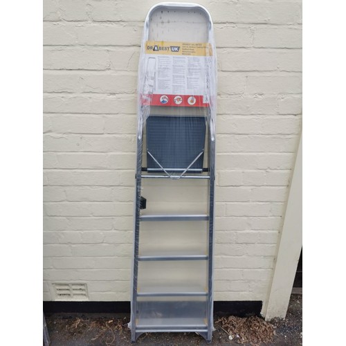 162 - Drabest UK 5 tread stepladder En131, in new unused condition.