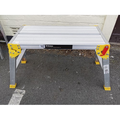 163 - Wickes hop up work platform stands 53cm high, 76cm long