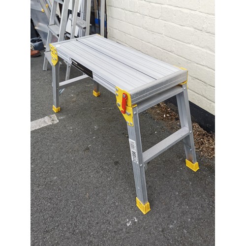 163 - Wickes hop up work platform stands 53cm high, 76cm long