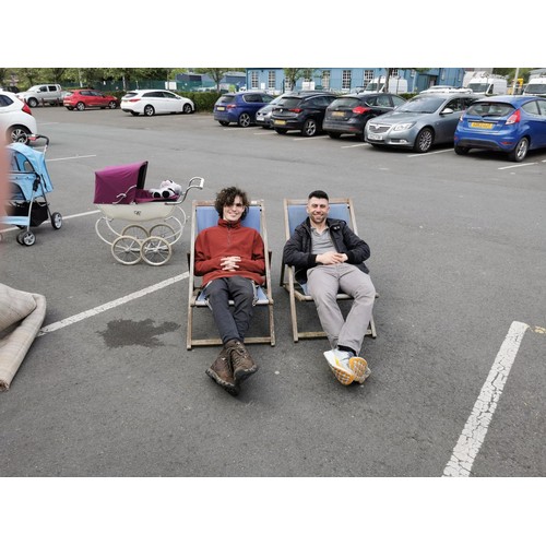 168 - A pair of vintage deck chairs in good order