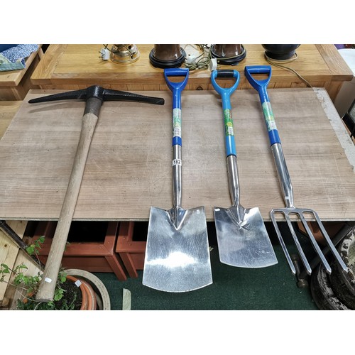 182 - Quantity of SupaGarden tools inc 2x spades and a fork along with a good quality pickaxe