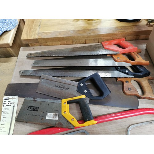 185 - Box containing a large quantity of hand saws inc hack saws, wood saws, set squares etc