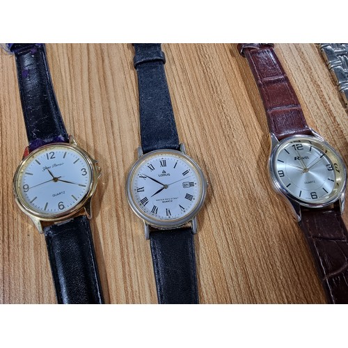 318 - A collection of 18x various wrist watches to include some good designer brands, Bench, Accurist, FCU... 