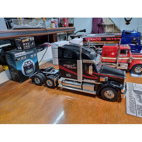 333 - An impressive very large 1/14th scale R/C tractor truck by Knight Hauler by Tamiya complete with a b... 