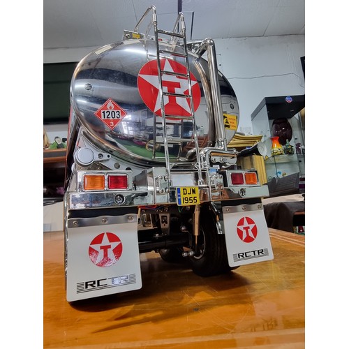 336 - An impressive very large 1/14th scale R/C fuel tank trailer for Texaco by Tamiya. Includes lights an... 