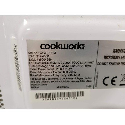 445 - Cookworks 700w dial control microwave in good order