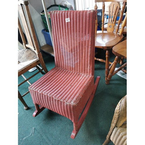 527 - Vintage Lloyd Loom style red rocking chair in good overall condition height 85cm width 44cm, depth 4... 