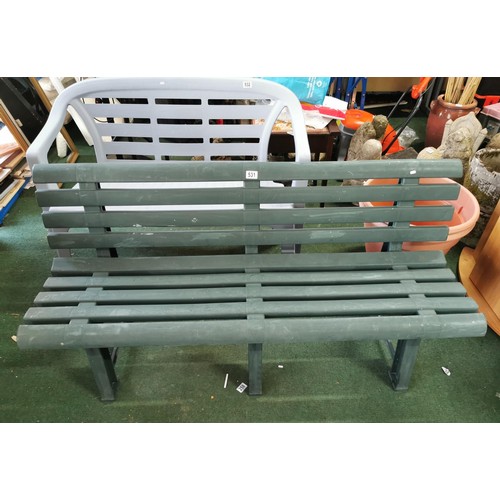 531 - Green plastic outdoor garden bench 3 seater, can be dismantled for ease of transportation height 74c... 