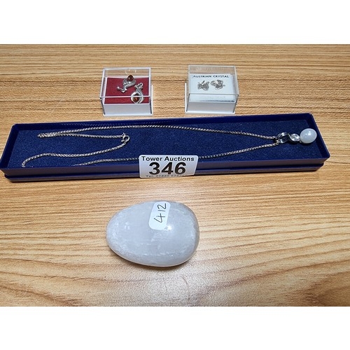 346 - A 925 silver faux pearl pendant and chain along with 2 pairs of 925 silver earrings and a selenite c... 