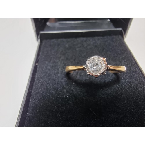 396 - A stunning vintage 18ct yellow gold and platinum solitaire diamond ring inset with a 0.25ct diamond ... 